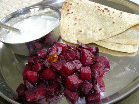 Chapati, Beetroot Curry and Yogurt