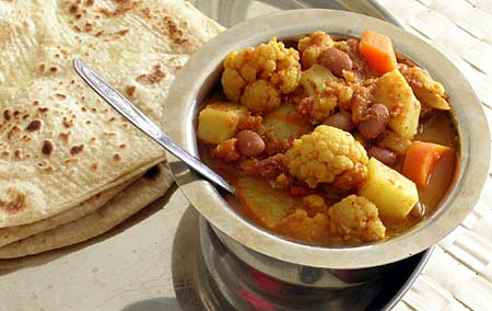 Cauliflower-Potato Curry with Chapatis (Aloo Gobi with Roti)