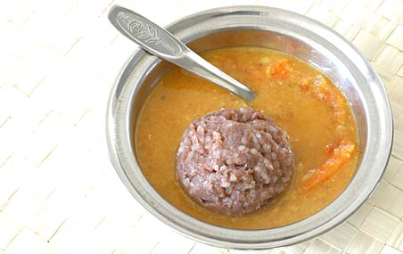 Ragi Mudda (Ragi Porridge / Ragi Sankati) in Carrot Sambhar